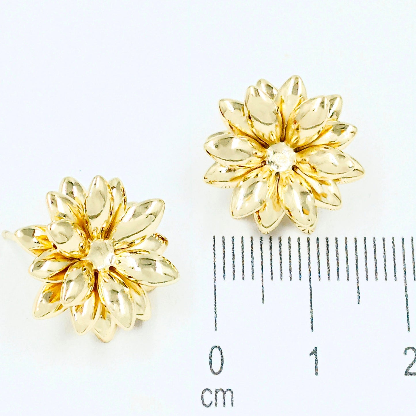 Arete flor lisa