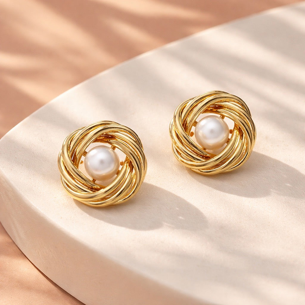 Arete nudo perla