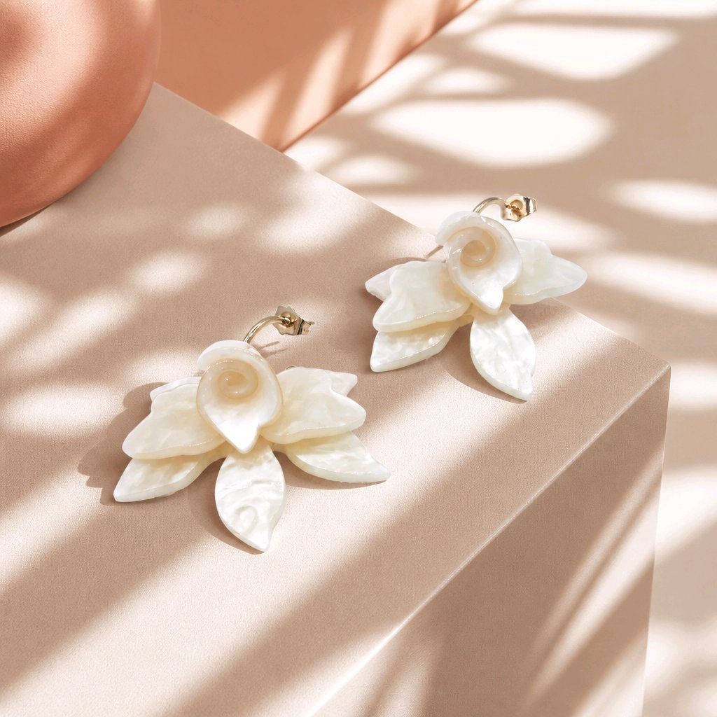 Arete maxi flor beige