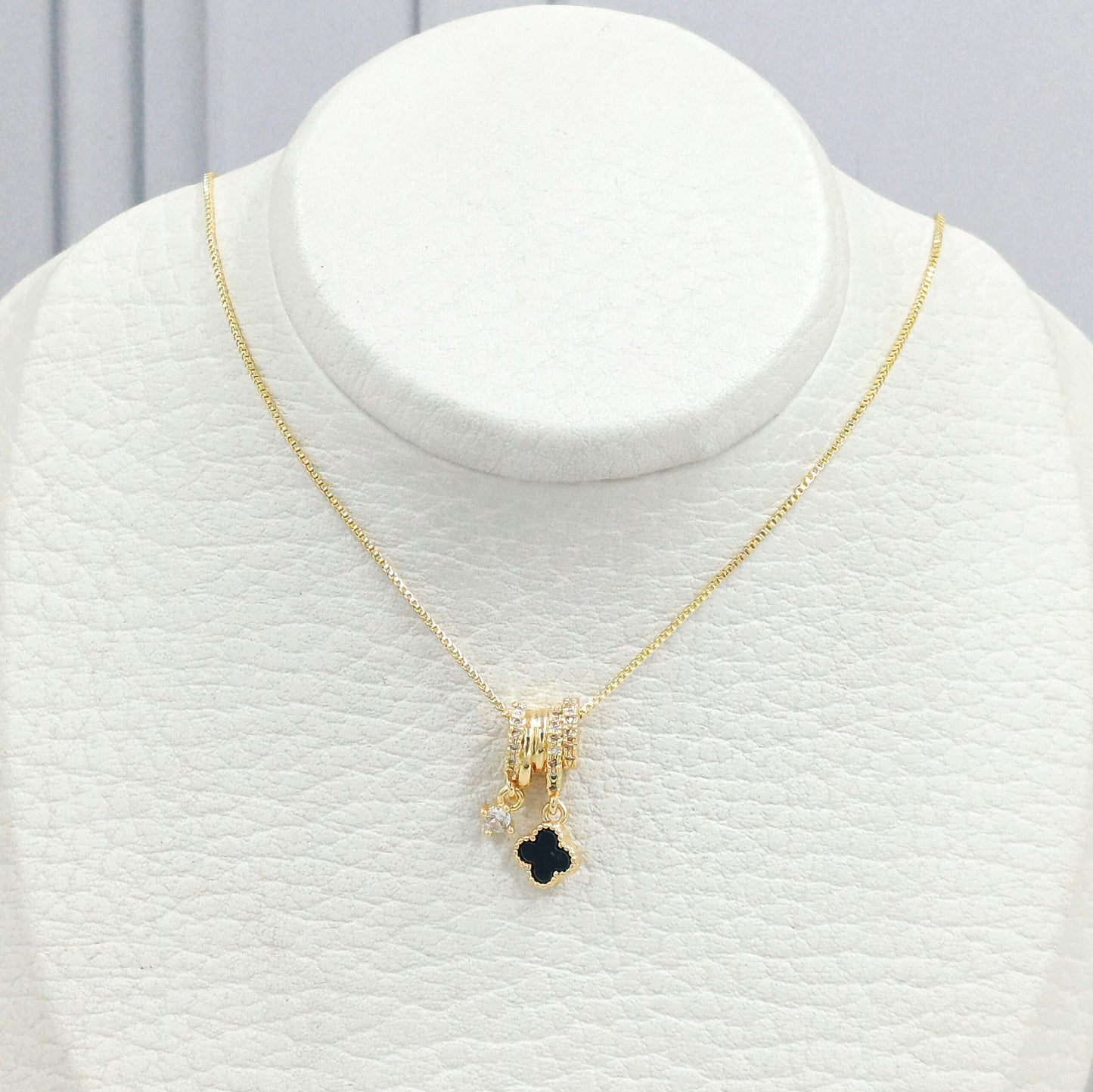 Rodio collar van cleef zafiro Amulí