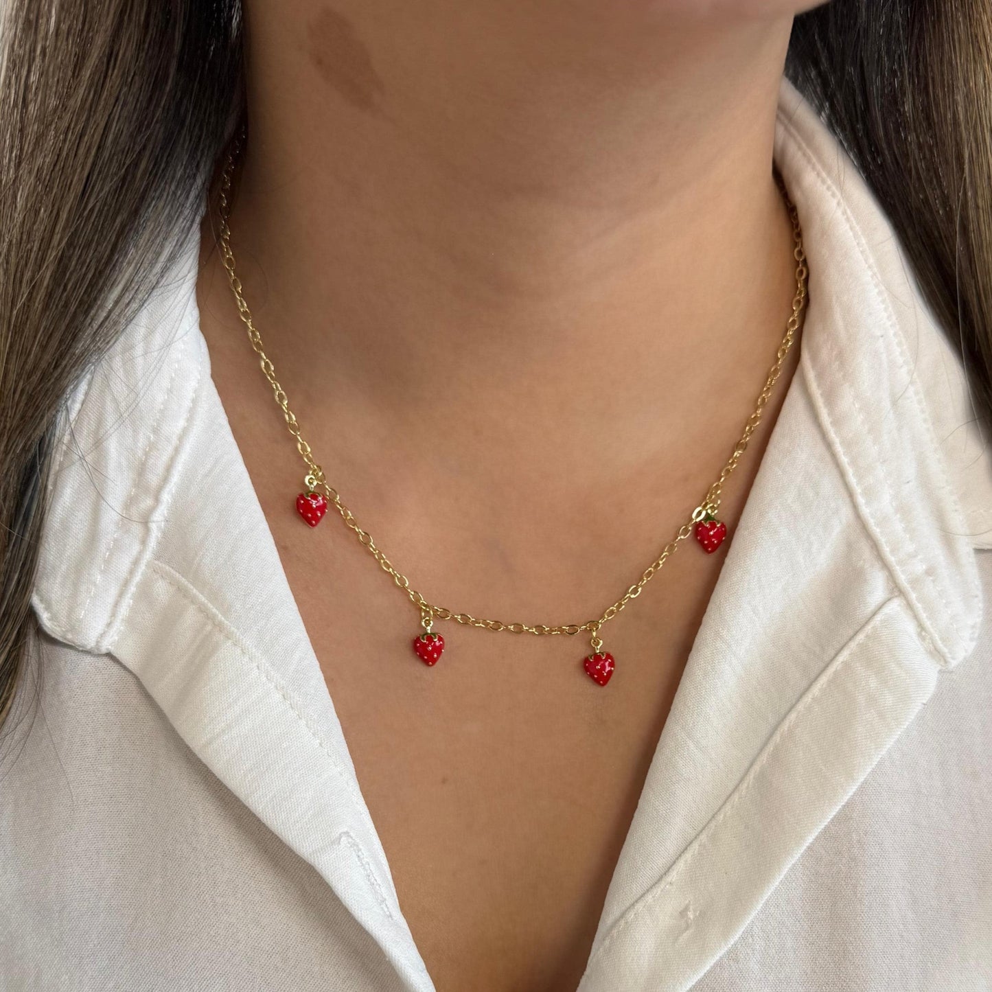 Collar rodio dijes fresas Amulí