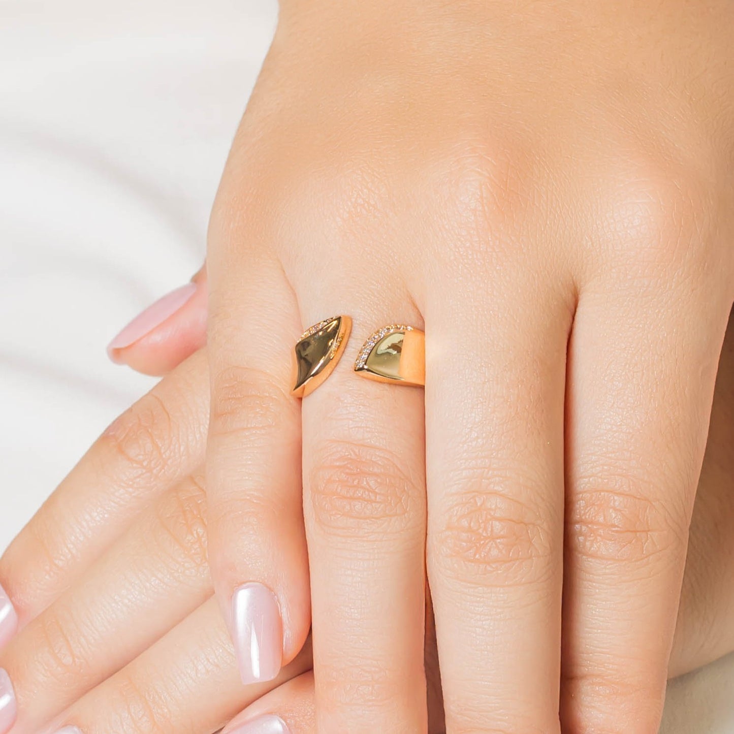 Anillo microzircón