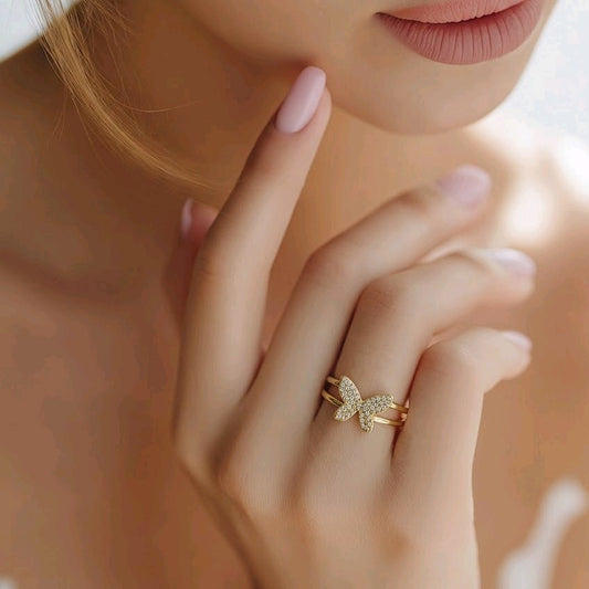 Anillo mariposa zircón