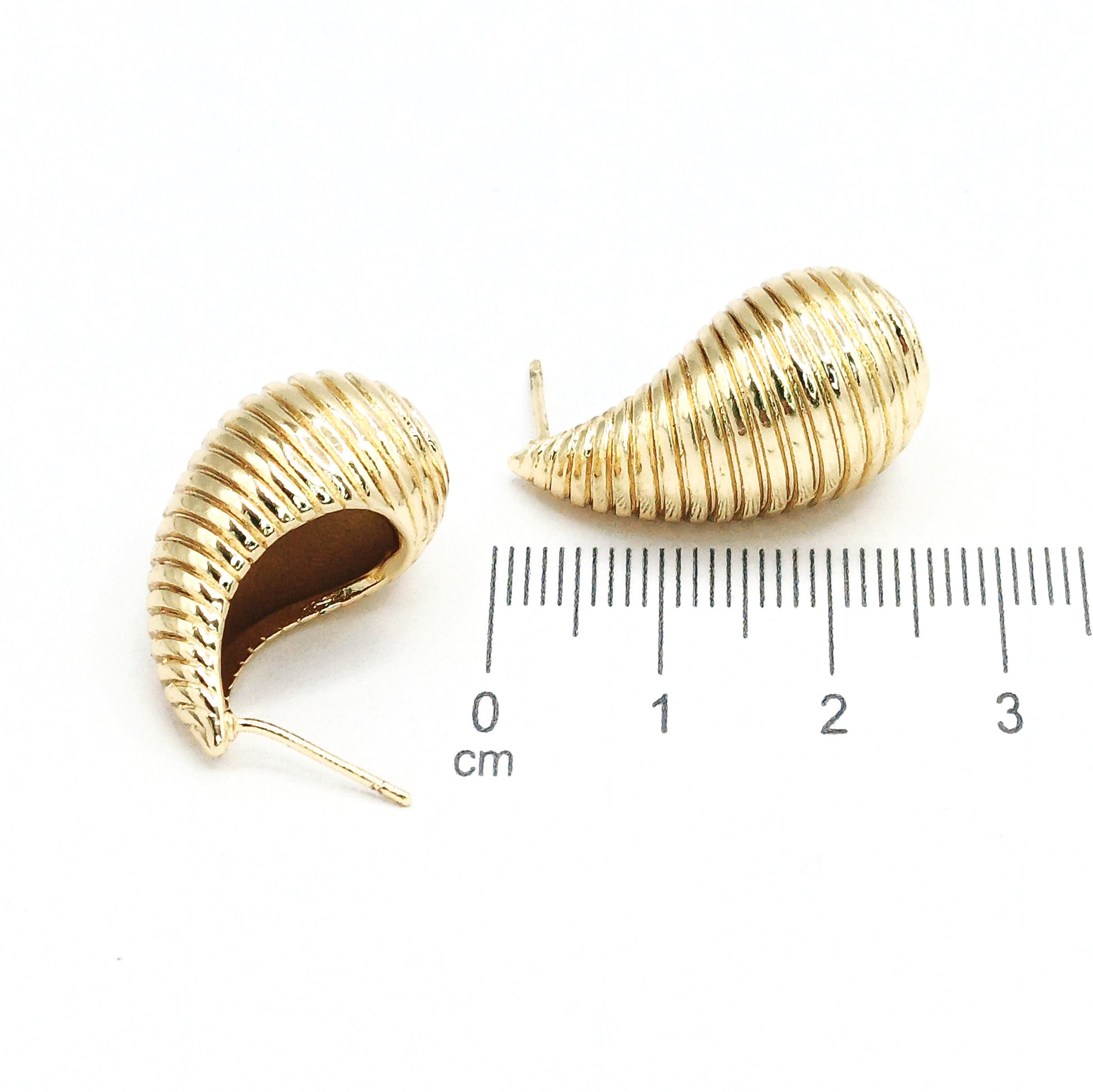 Arete gota tallada (3cm) Amulí