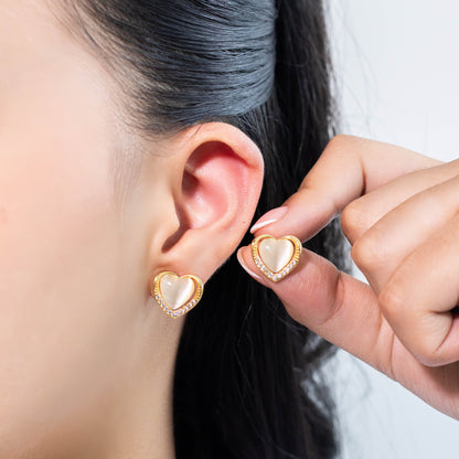 Arete corazón microzircones  Amulí