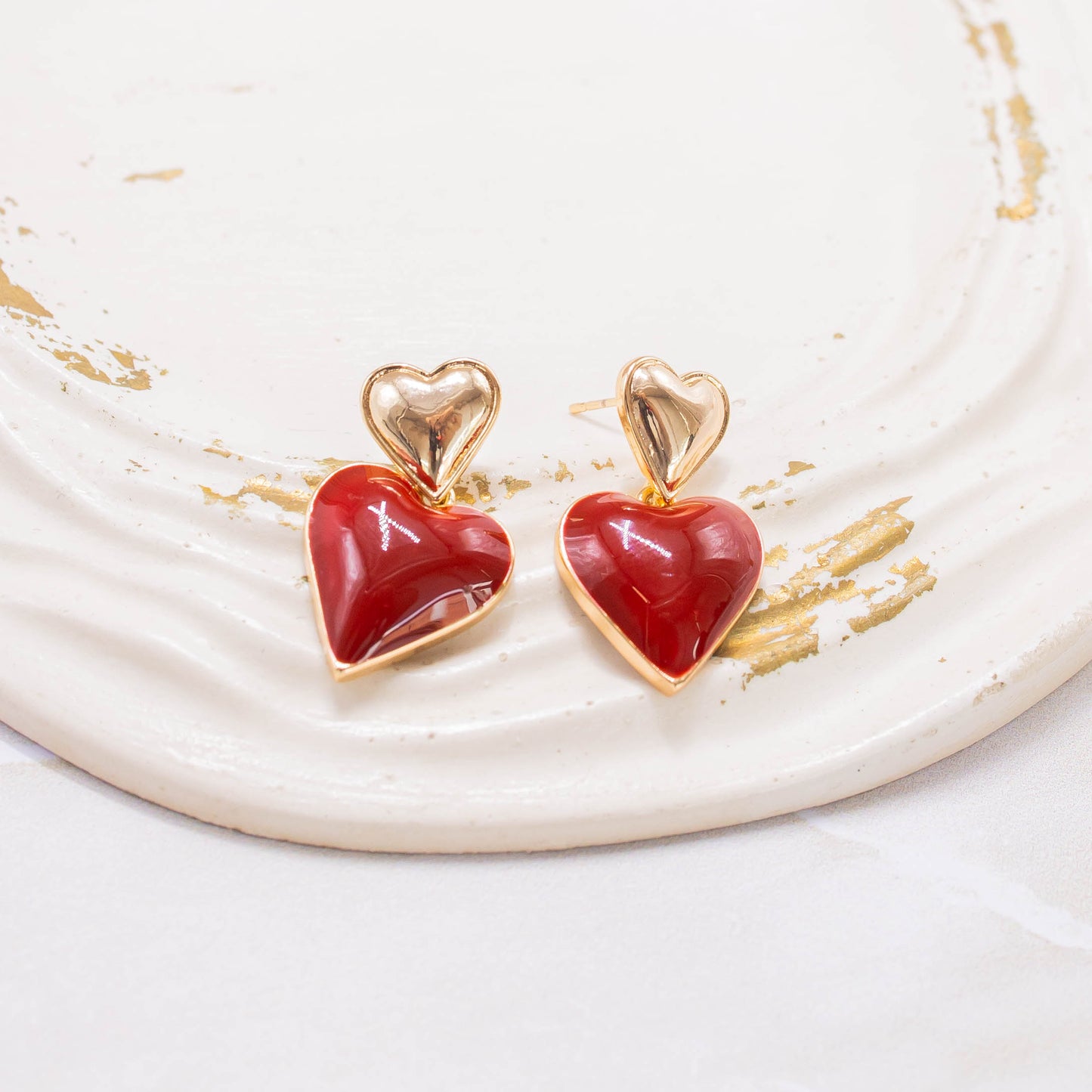 Arete  corazón rojo