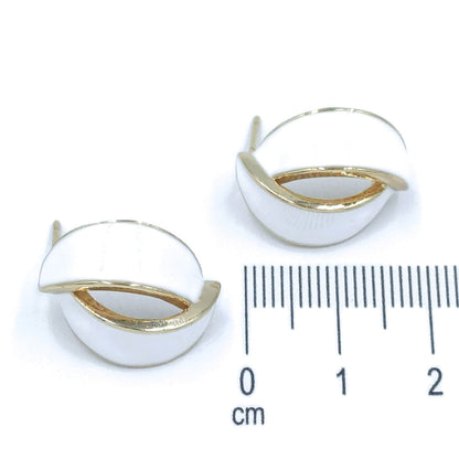 Arete esmaltada blanca