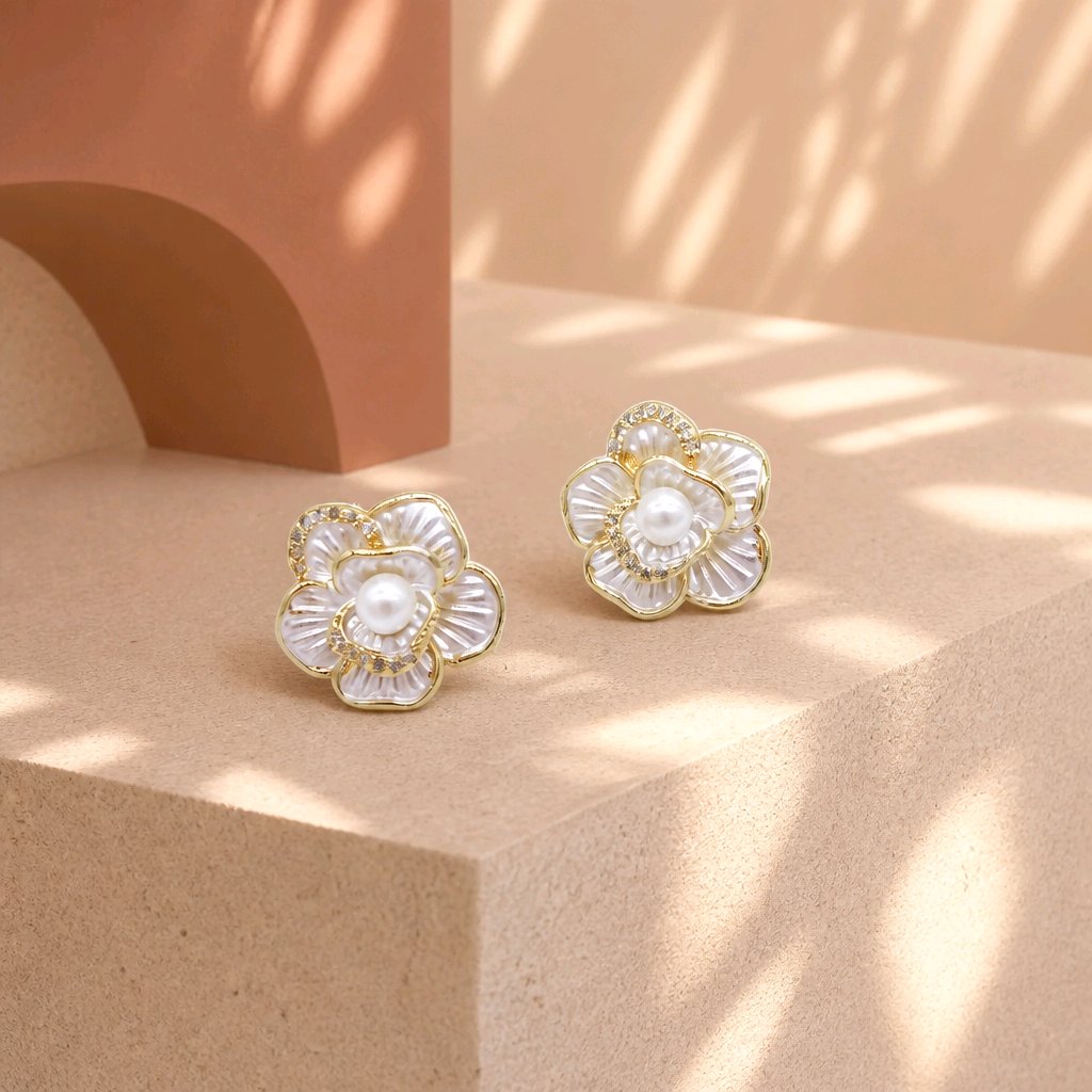 Arete flor metalizada blanca