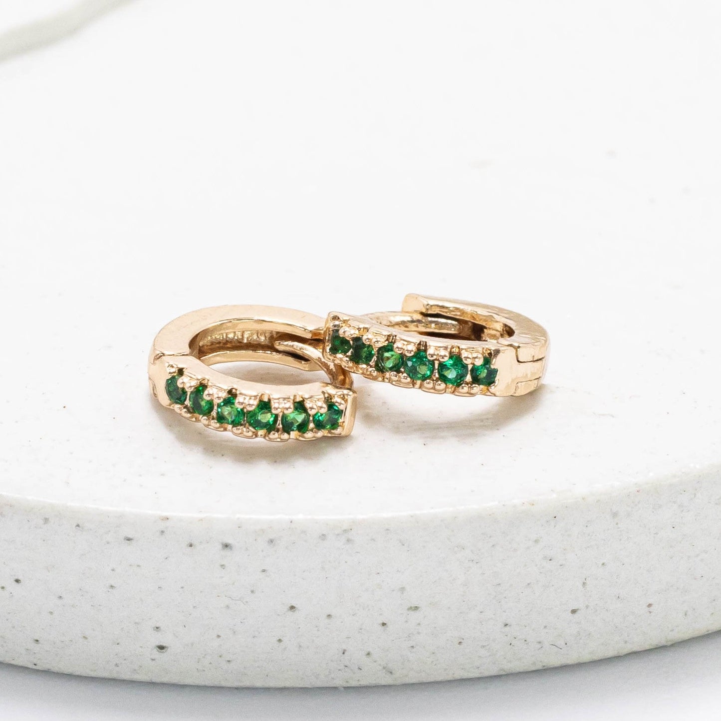 Cdga pequeña microzircones esmeralda