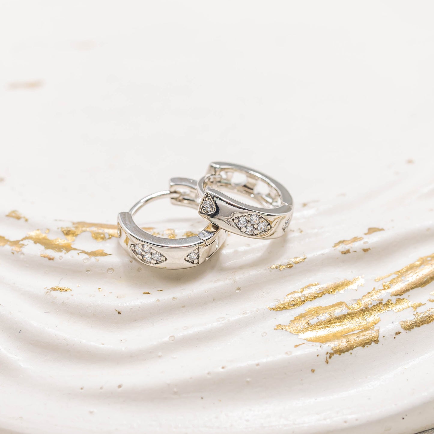 Candonga pequeña microzircón