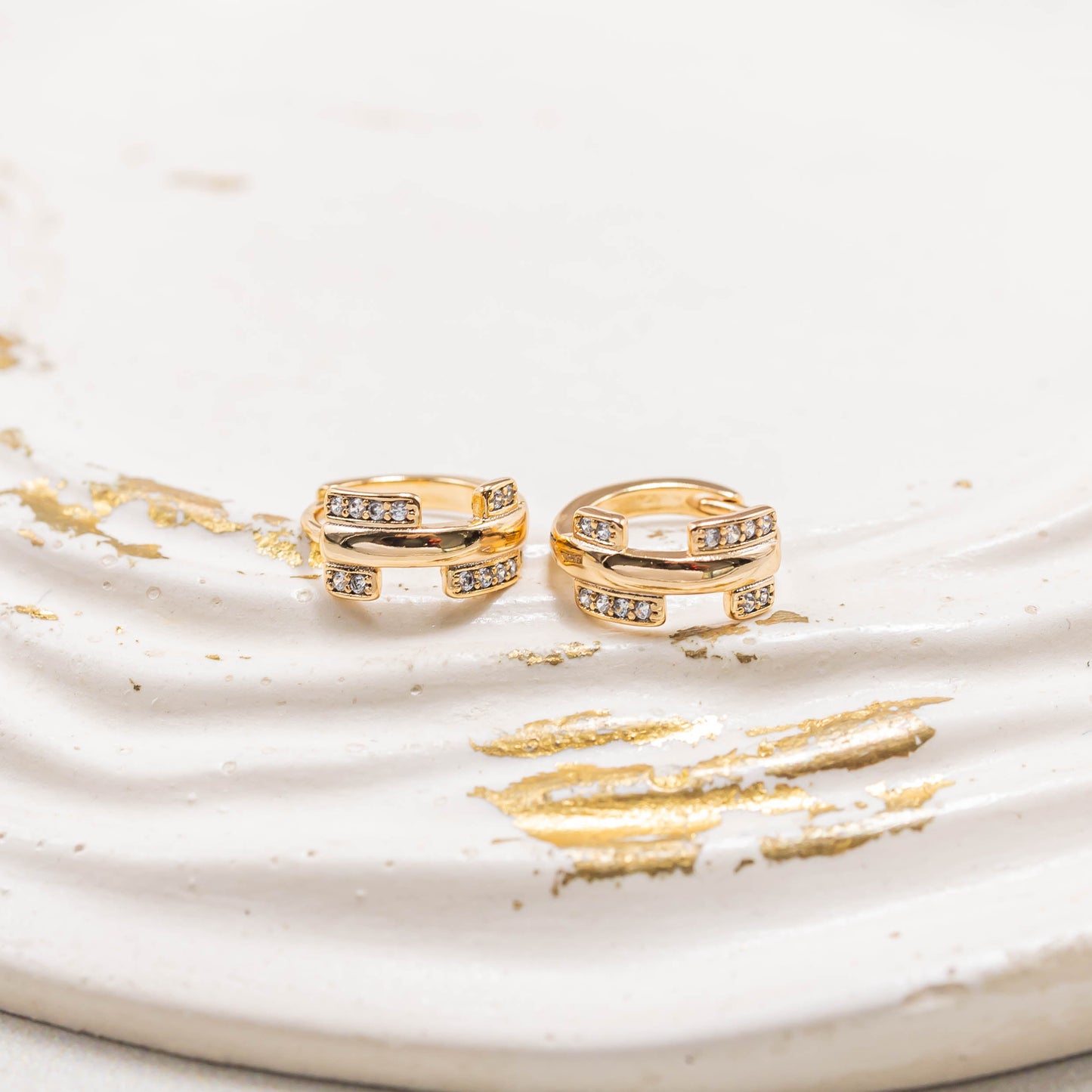 Candonga pequeña microzircón