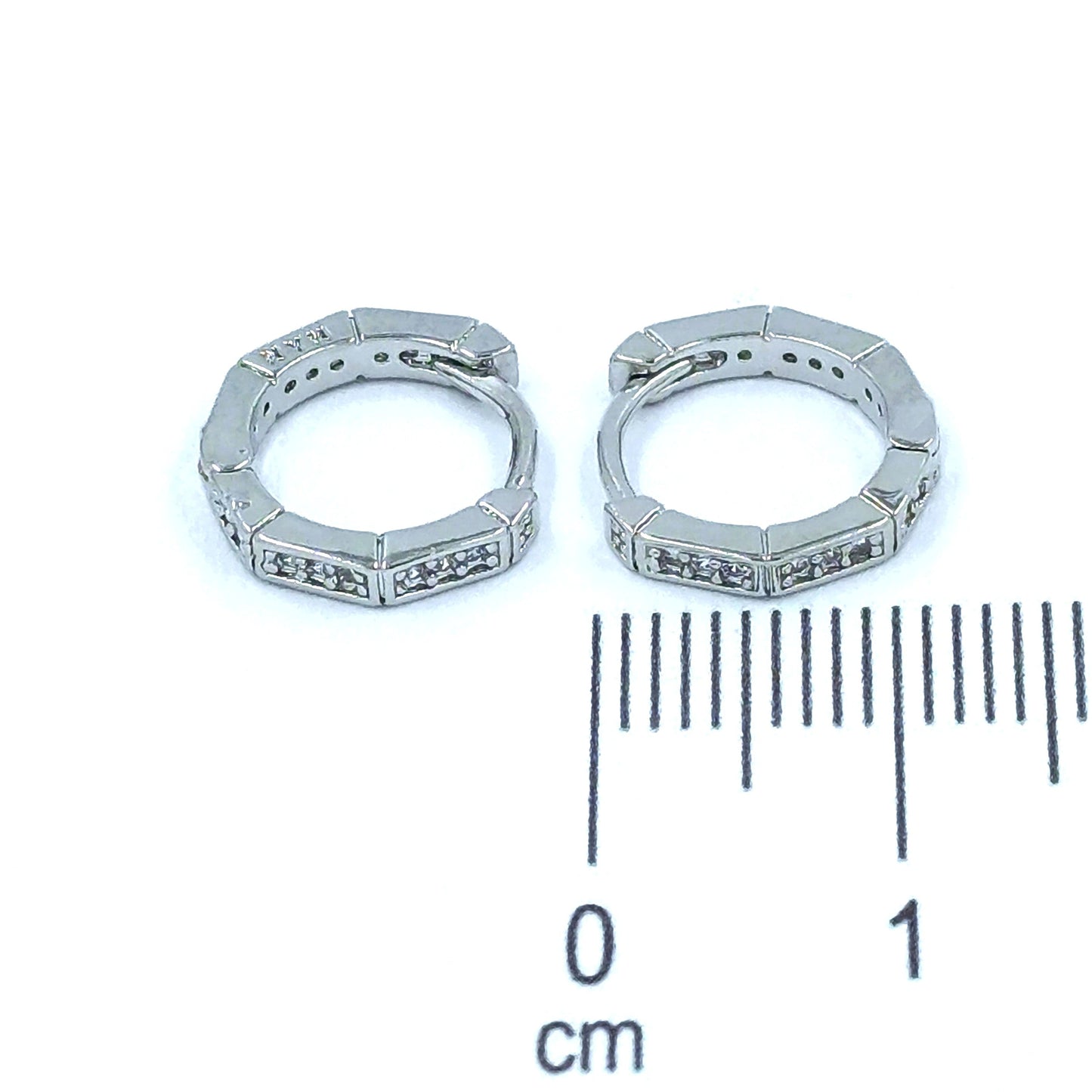 Candonga pequeña microzircón