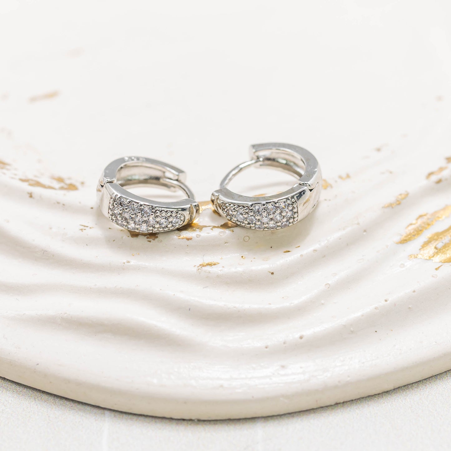 Candonga pequeña microzircón