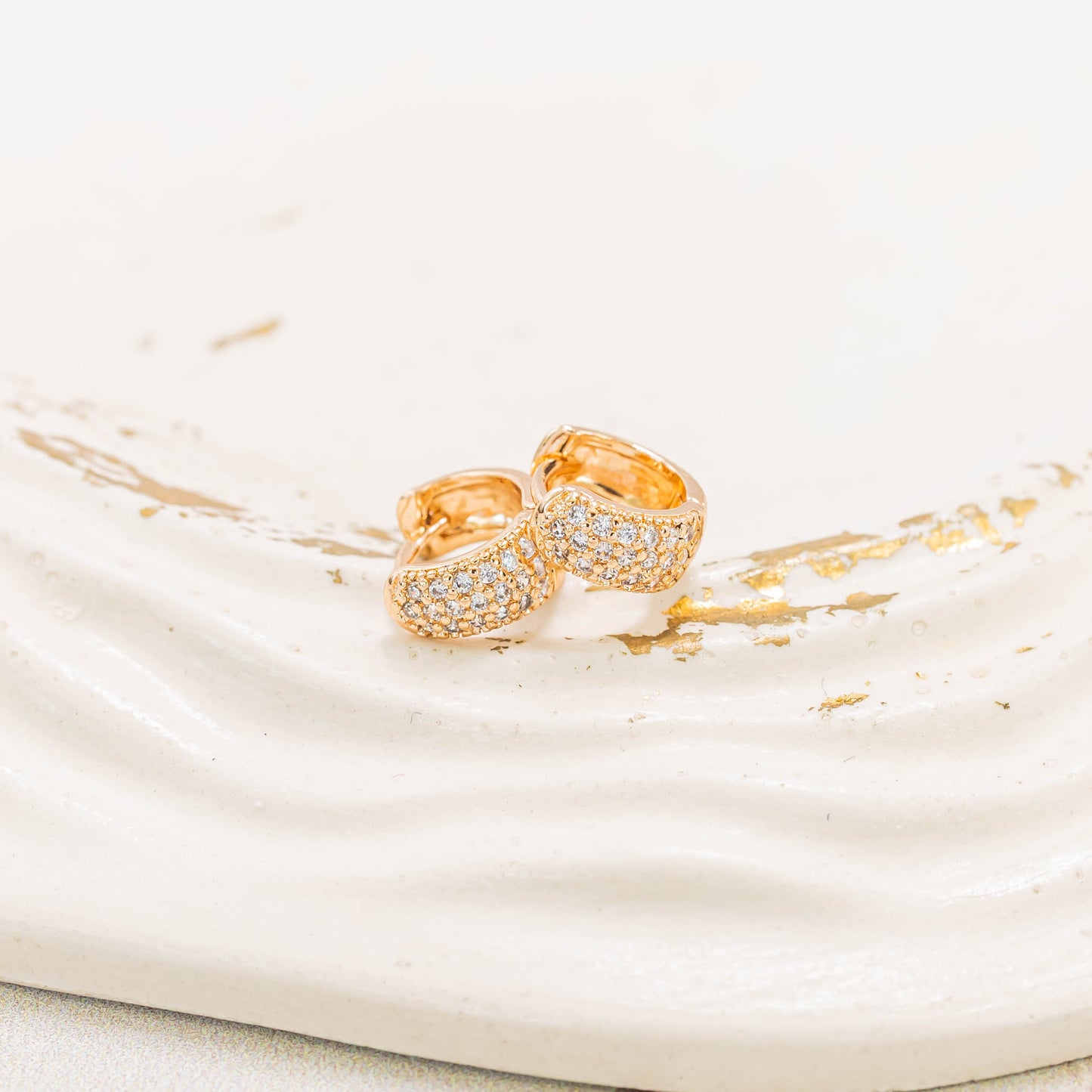 Candonga pequeña microzircón