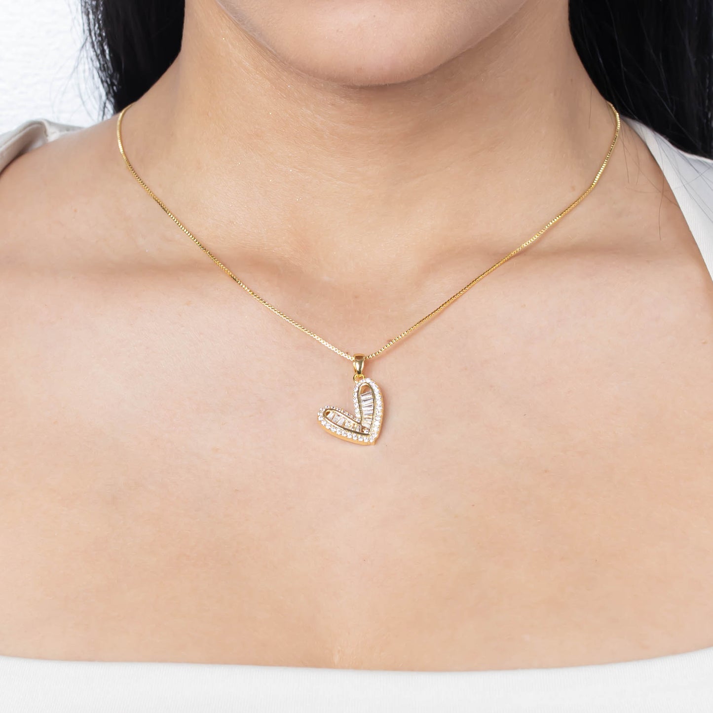 Collar rodio corazón baguette