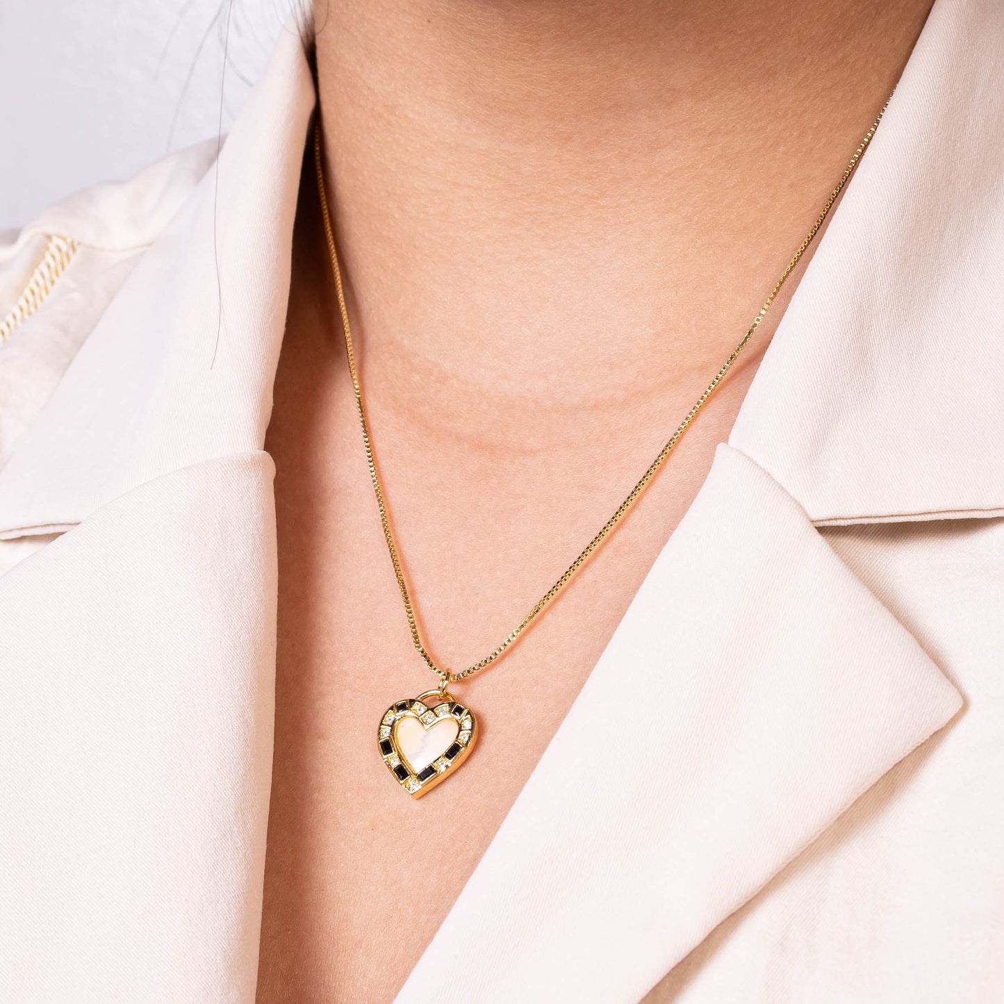 Collar rodio corazón nácar